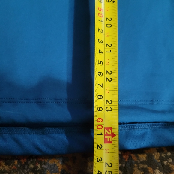 Fabletics top with built-in bra - Picture 4 of 10